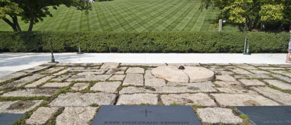 Remembering Our Fallen Leaders FHR-Mausoleums-Nov-2013-Kennedy-grave-Keister-580x250