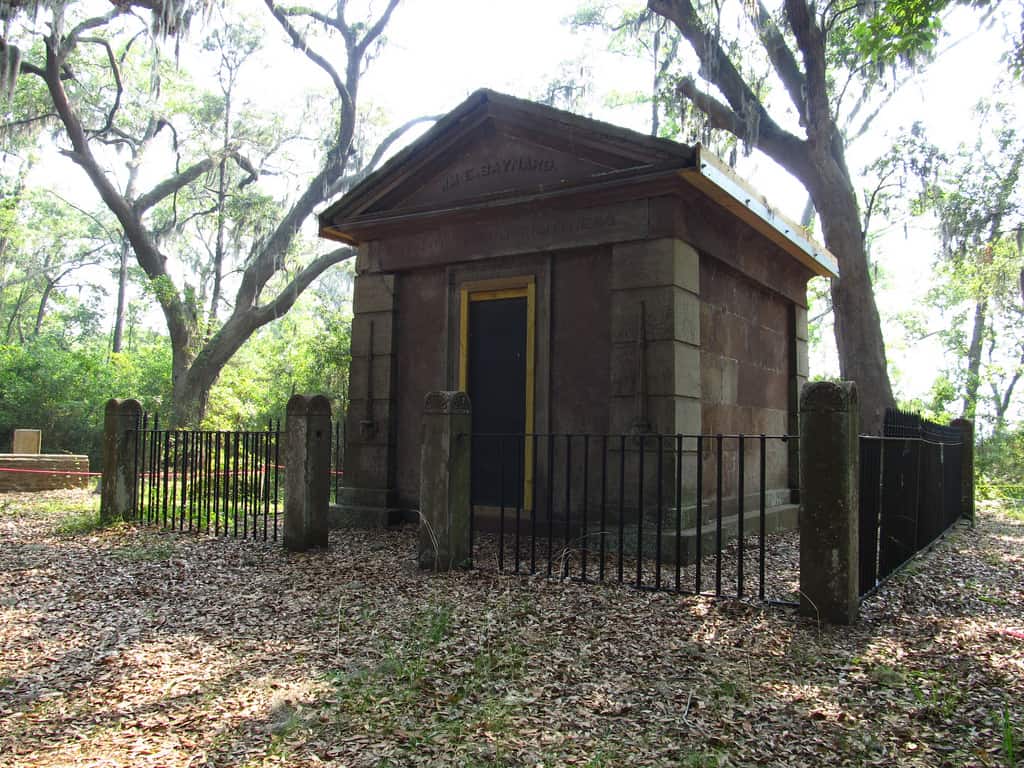 Civil War Mausoleum To Be Restored