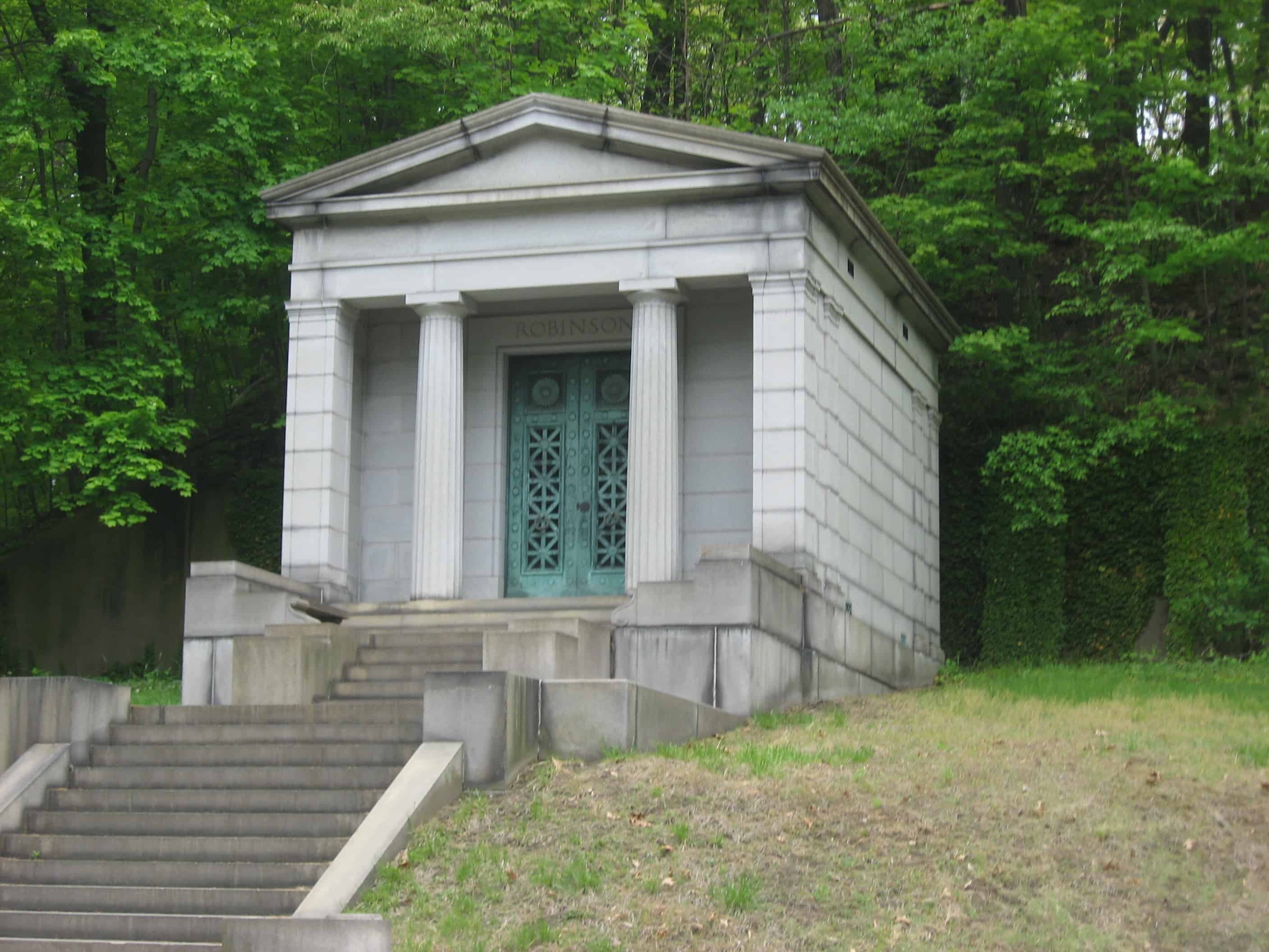 Mausoleums The New Age Of Resting In Style Mausoleums mausoleums-the-new-age-of-resting-in-style-mausoleums