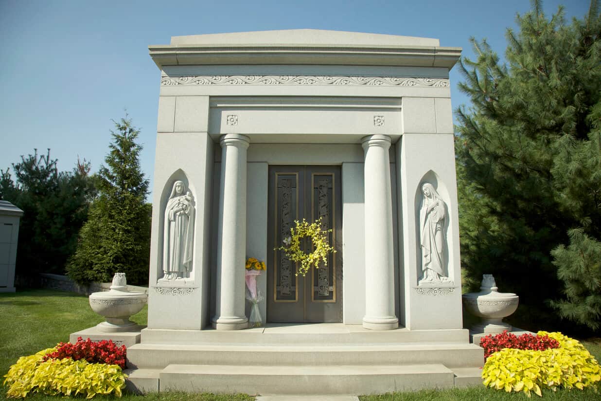 Mausoleum Burial Guide Types Benefits Cost 43 OFF